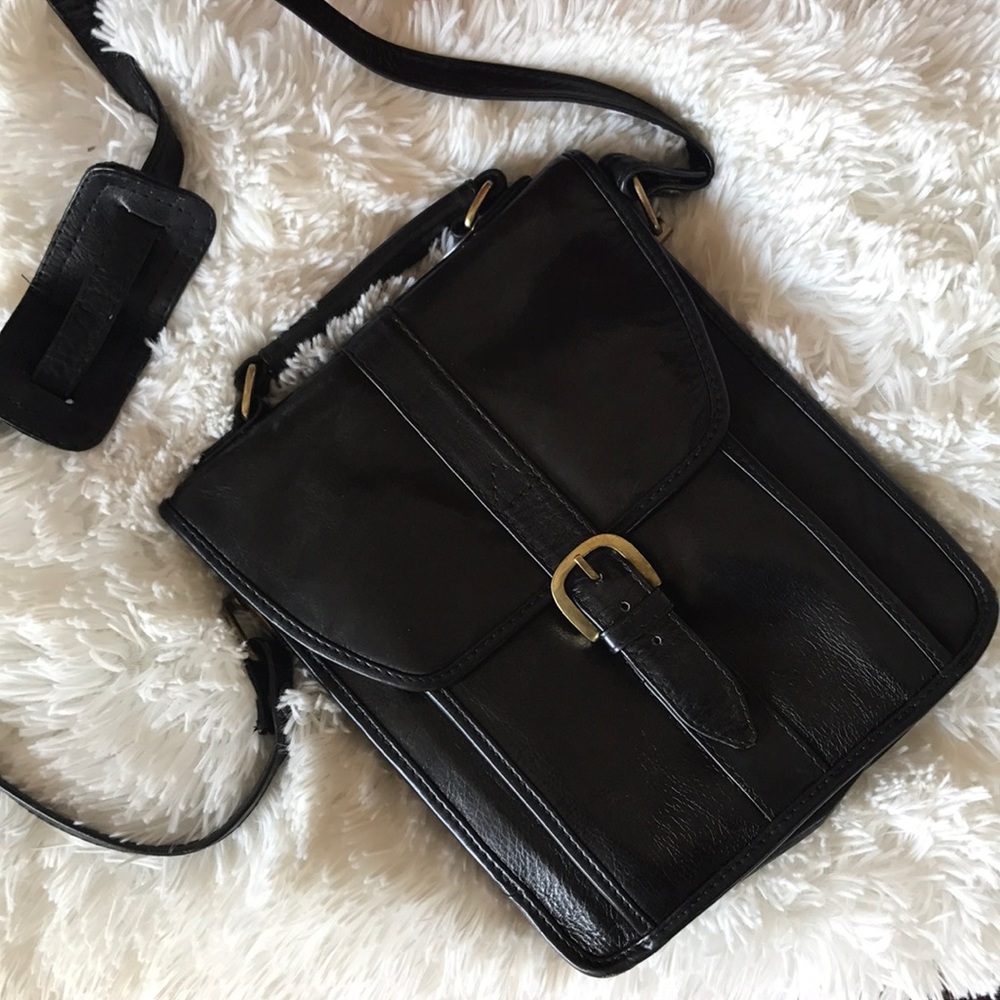 Vintage Wilson’s Leather black shoulder bag